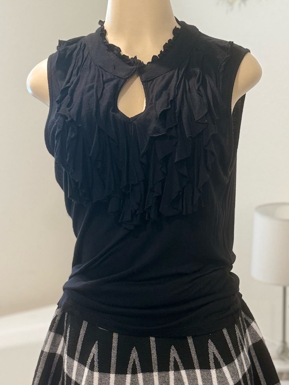 Covington Black Ruffle Keyhole Sleeveless Top – Size Large